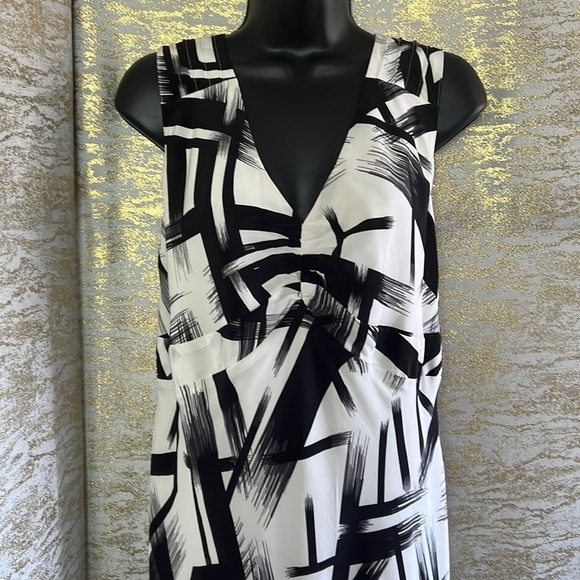 Windsmoor Women’s White/Black Abstract 100% Silk Print Maxi Dress - Picture 4 of 17